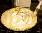 glazing_pie.jpg (36497 bytes)