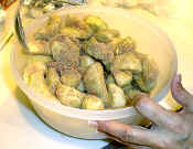 mixed_apples.jpg (40892 bytes)