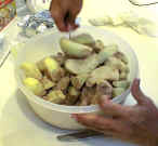 mixing_apples.jpg (41416 bytes)