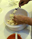 piecrust_mixing.jpg (27301 bytes)